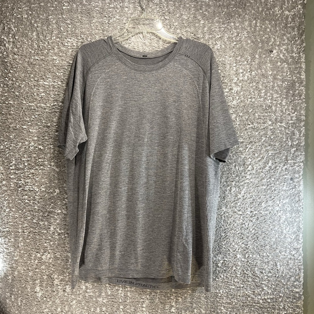 Lululemon Metal‎ Vent Tech Gray T-Shirt Mens Size XXL Sports Training Logo